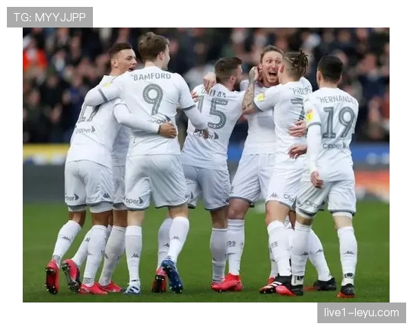 利兹联球员拼尽全力，强势表现助球队斩获赛季关键胜利