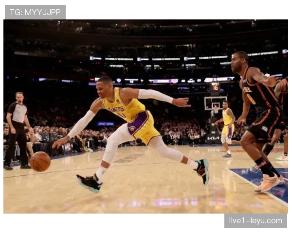 萨拉戈萨逼抢战术奏效,状态回升剑指重返巅峰 萨拉戈萨逼抢战术奏效,状态回升剑指重返巅峰